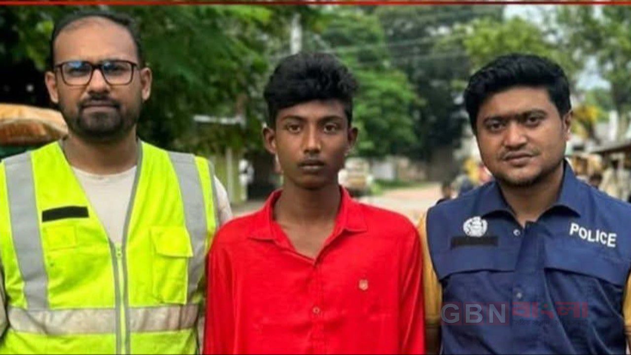বরিশালের আগৈলঝাড়া থানা ভাঙচুর মামলার এজাহারভুক্ত আসামি রিফাত ফকিরকে  যশোর থেকে গ্রেপ্তার করেছে পুলিশ