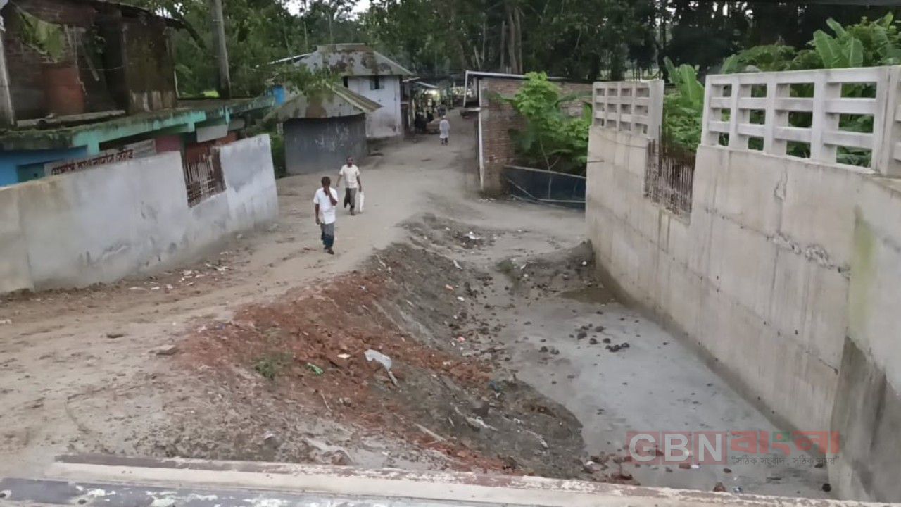 অসম্পূর্ণ সংযোগ সড়ক: মেহেন্দিগঞ্জ-হিজলা সেতুর সুফল থেকে বঞ্চিত হাজারো মানুষ   ‎