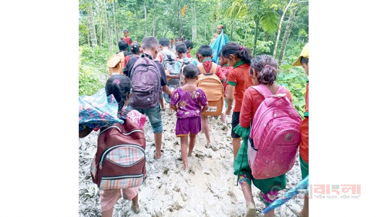 কাজিরহাটে অবহেলিত মাদ্রাসার সড়ক: ভোগান্তিতে হাজারো শিক্ষার্থী ও স্থানীয়রা