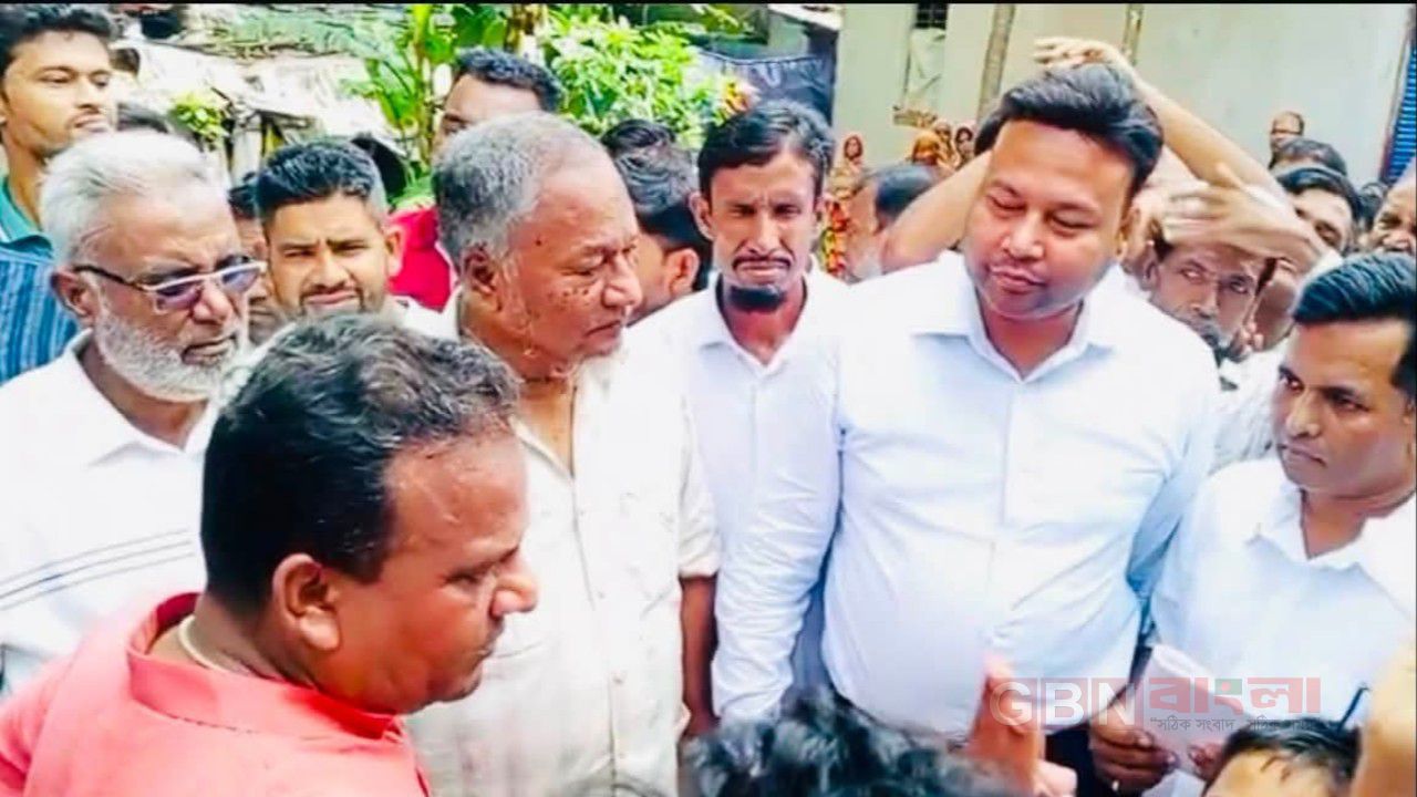 মেহেন্দিগঞ্জ কাজির হাটে খাল দখল করে অবৈধ স্থাপনা ভেঙ্গে ফেলার নির্দেশ প্রতিমন্ত্রী রাজিব আহসানের।