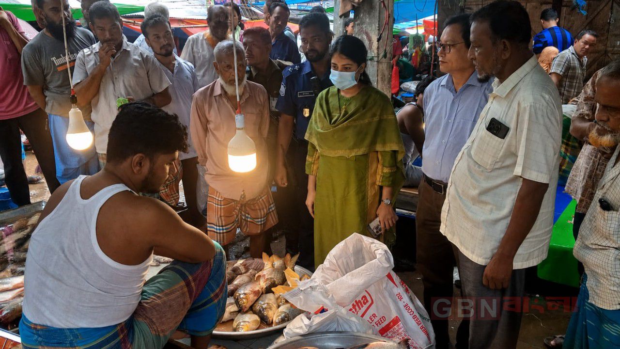 পানছড়িতে নিষিদ্ধ পিরানহা মাছ বিক্রি: ভ্রাম্যমাণ আদালতের অভিযানে দুই ব্যবসায়ীকে জরিমানা