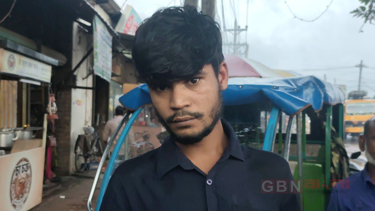 বরিশালের গৌরনদীতে ই*য়া*বা*সহ মা*দ*ক*সে*বী গ্রেফতার 