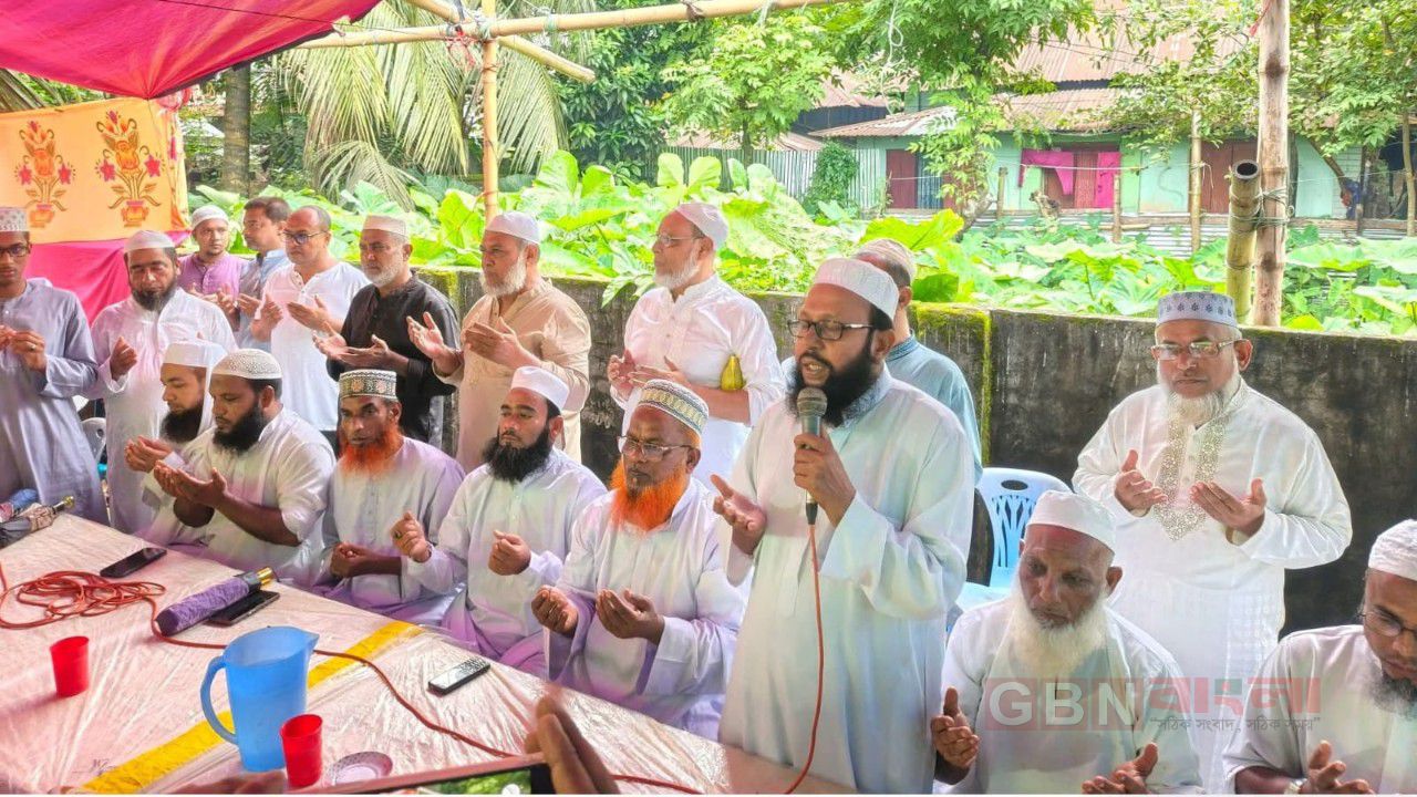 মেহেন্দিগঞ্জ উপজেলা বিএনপি ও যুবদল নেতার মাতার মাগফিরাত কামনায় দোয়া মাহফিল অনুষ্ঠিত