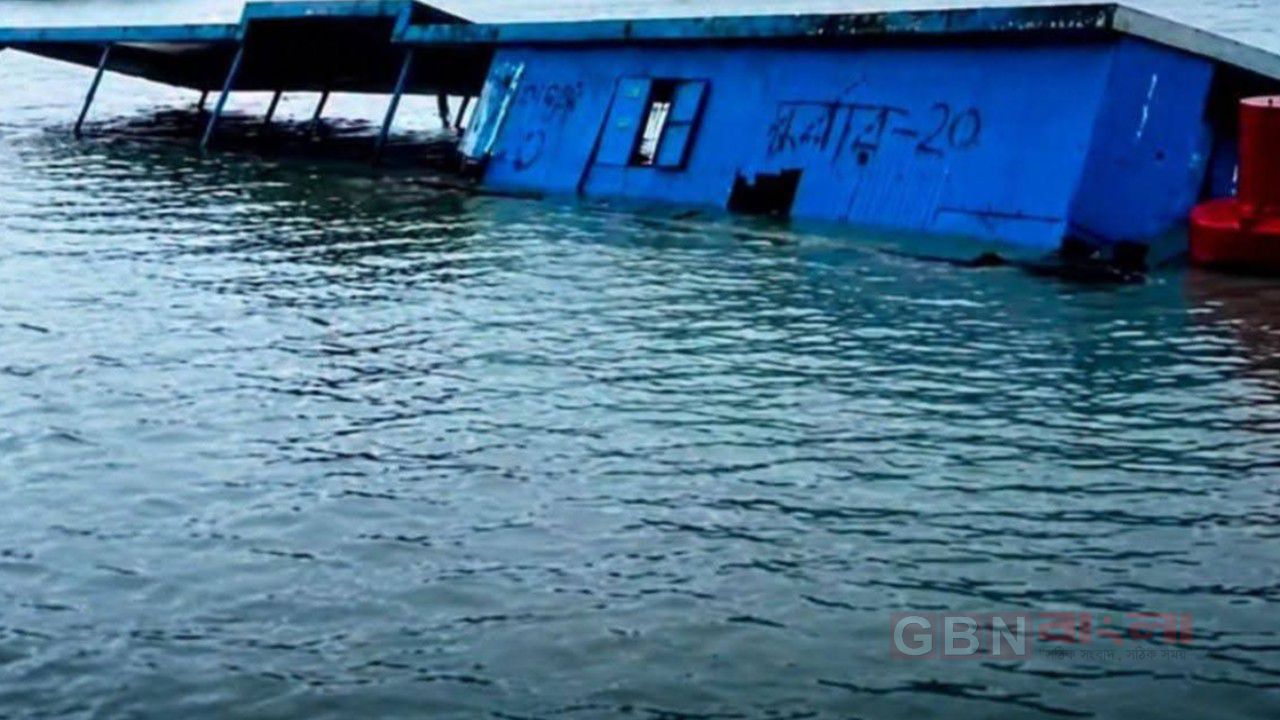 হিজলা আলিগঞ্জের লঞ্চ ঘাটের টার্মিনালটি বেহাল দশা
