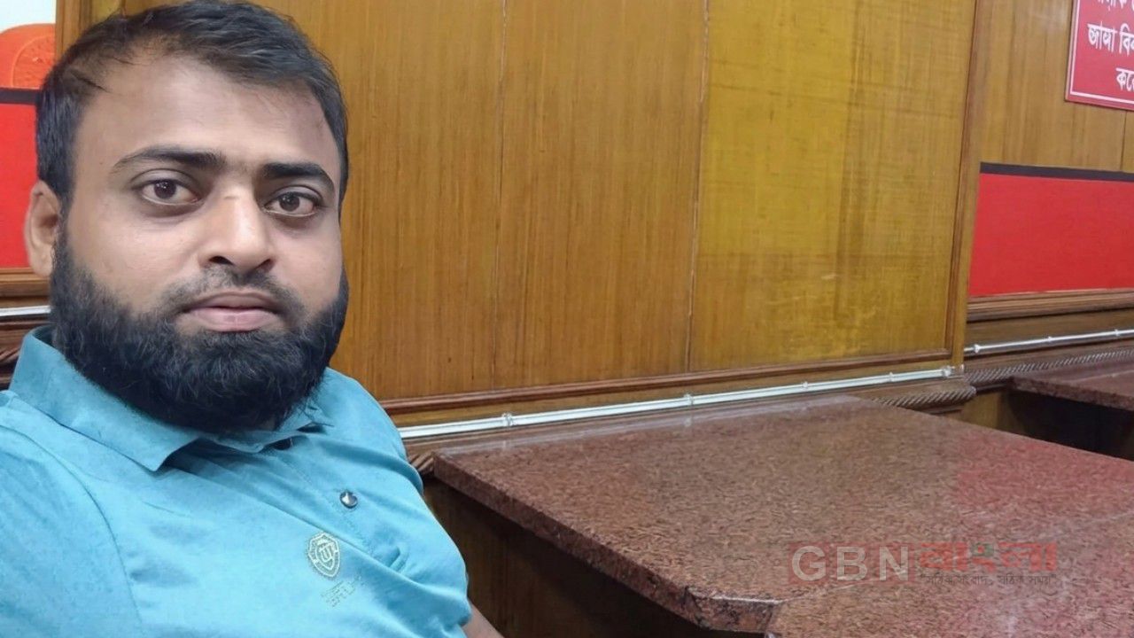 গৌরনদীতে কথিত ‘জুলাই যোদ্ধা’কে মঞ্চে বক্তব্য দেওয়ানো নিয়ে হট্টগোল
