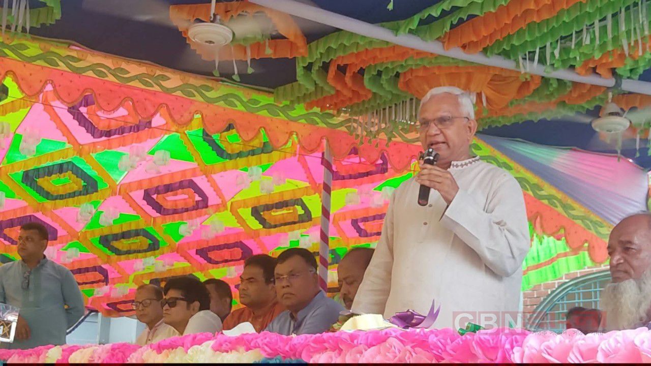 হিলিতে বিএনপি নেতা-কর্মীদের সঙ্গে মতবিনিময়ে সমাজকল্যাণমন্ত্রী ডা. জাহিদ হোসেন