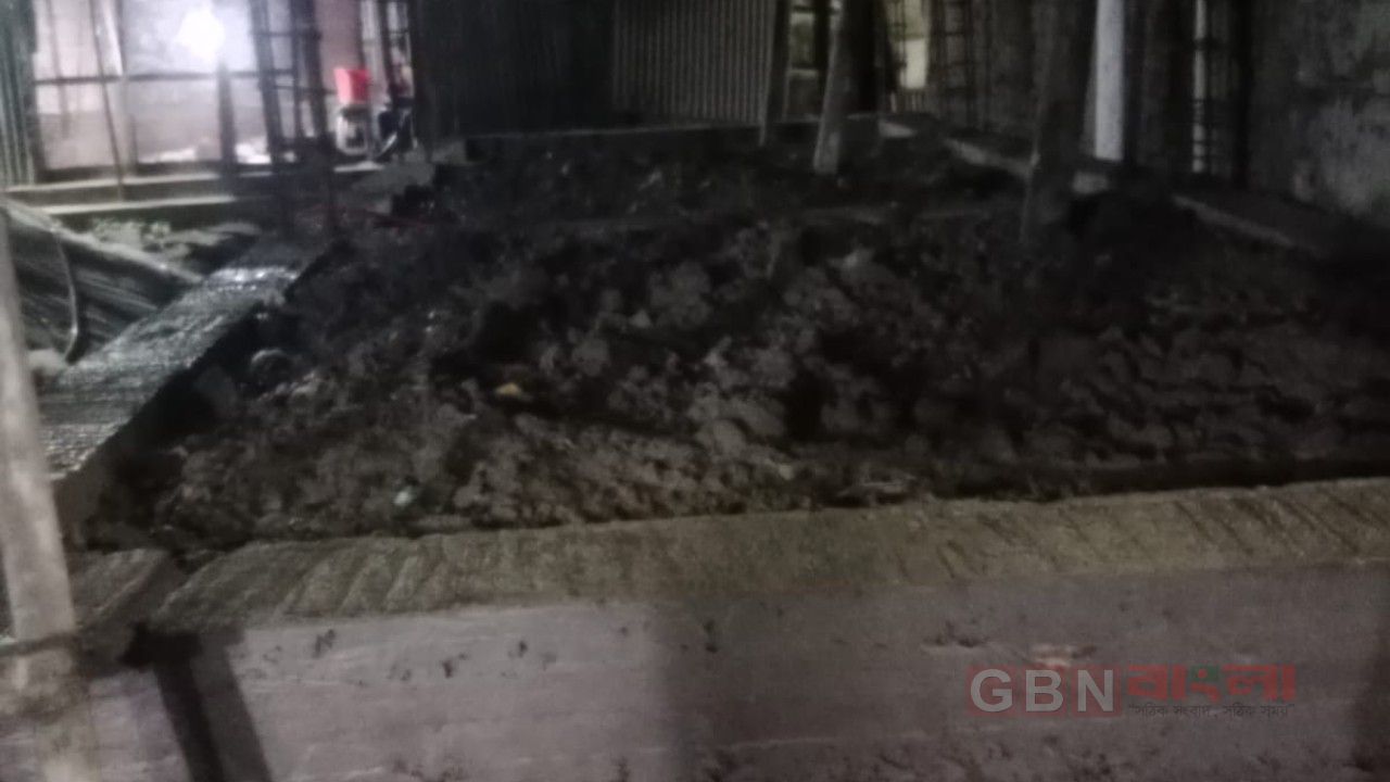 কাজিরহাটে সরকারি খাস জমিতে ভবন নির্মাণের অভিযোগ, আওয়ামী লীগ নেতা ফজলুল হক প্যাদার বিরুদ্ধে ক্ষোভ