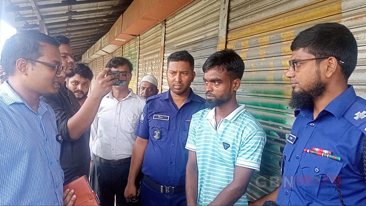 গৌরনদীতে ভেজাল খাদ্য ও অনিরাপদ ওষুধের বিরুদ্ধে অভিযান, জরিমানা ৪০ হাজার টাকা