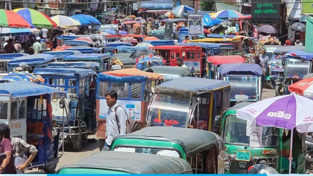 গাড়ি ধরলেই ওপরের ফোন