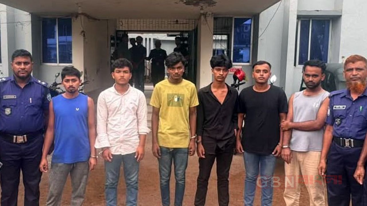 ফেনীতে স্বামীকে জিম্মি করে স্ত্রীকে ধর্ষণের চেষ্টা,  গ্রেফতার ৬