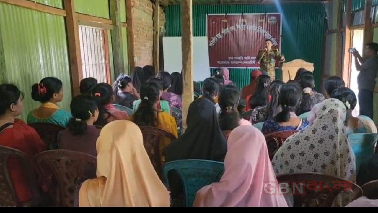 পানছড়িতে স্বাস্থ্যসচেতনতা বাড়াতে ৩৫ নারীকে প্রশিক্ষণ দিলো সেনাবাহিনী 