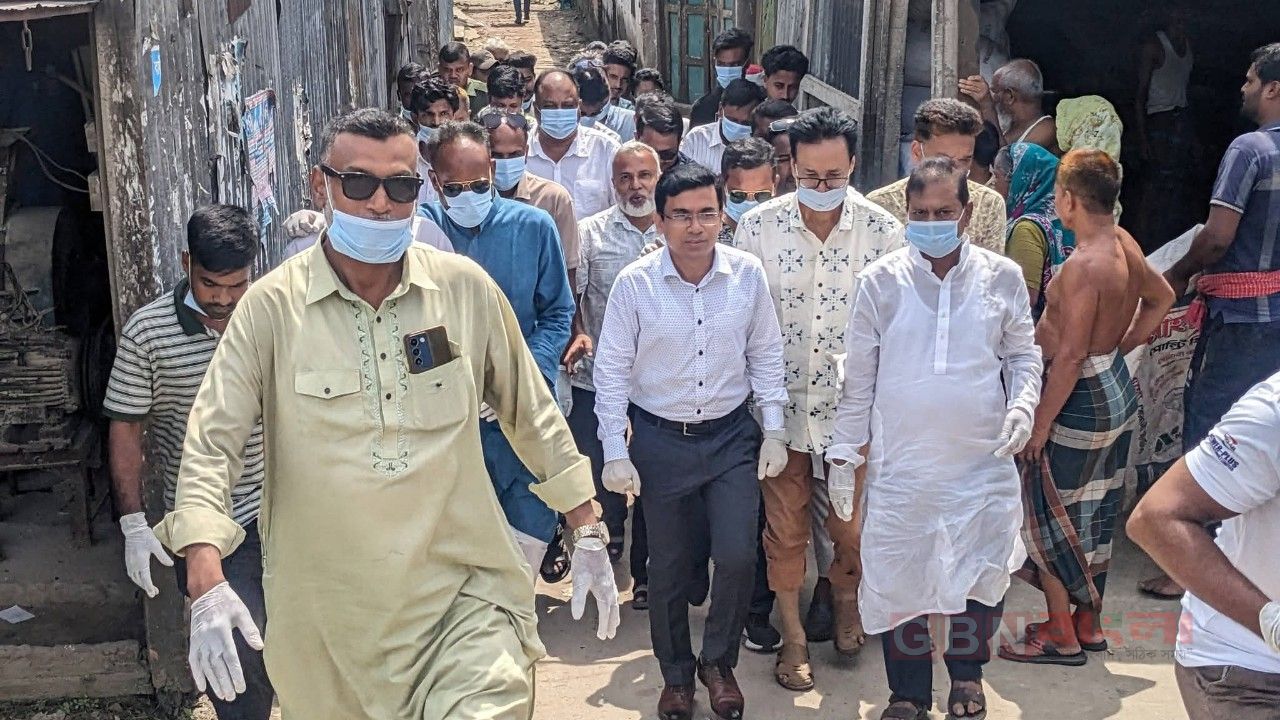 গৌরনদীতে পরিচ্ছন্নতা অভিযান: টরকী বন্দরে উপজেলা প্রশাসন ও সেচ্ছাসেবীদের যৌথ কার্যক্রম