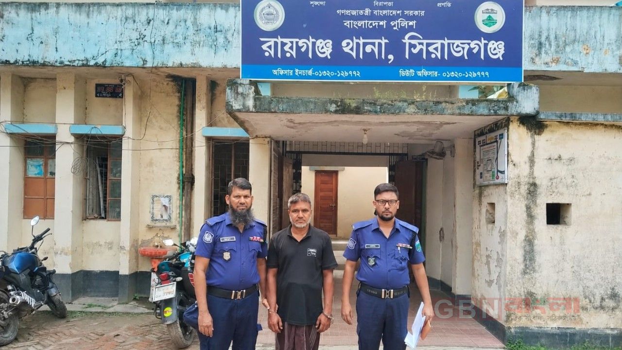 সিরাজগঞ্জে মহাসড়কের পাশে  সিএনজি রাখলেই ১০ টাকা চাঁদা, অভিযুক্ত গ্রেফতার