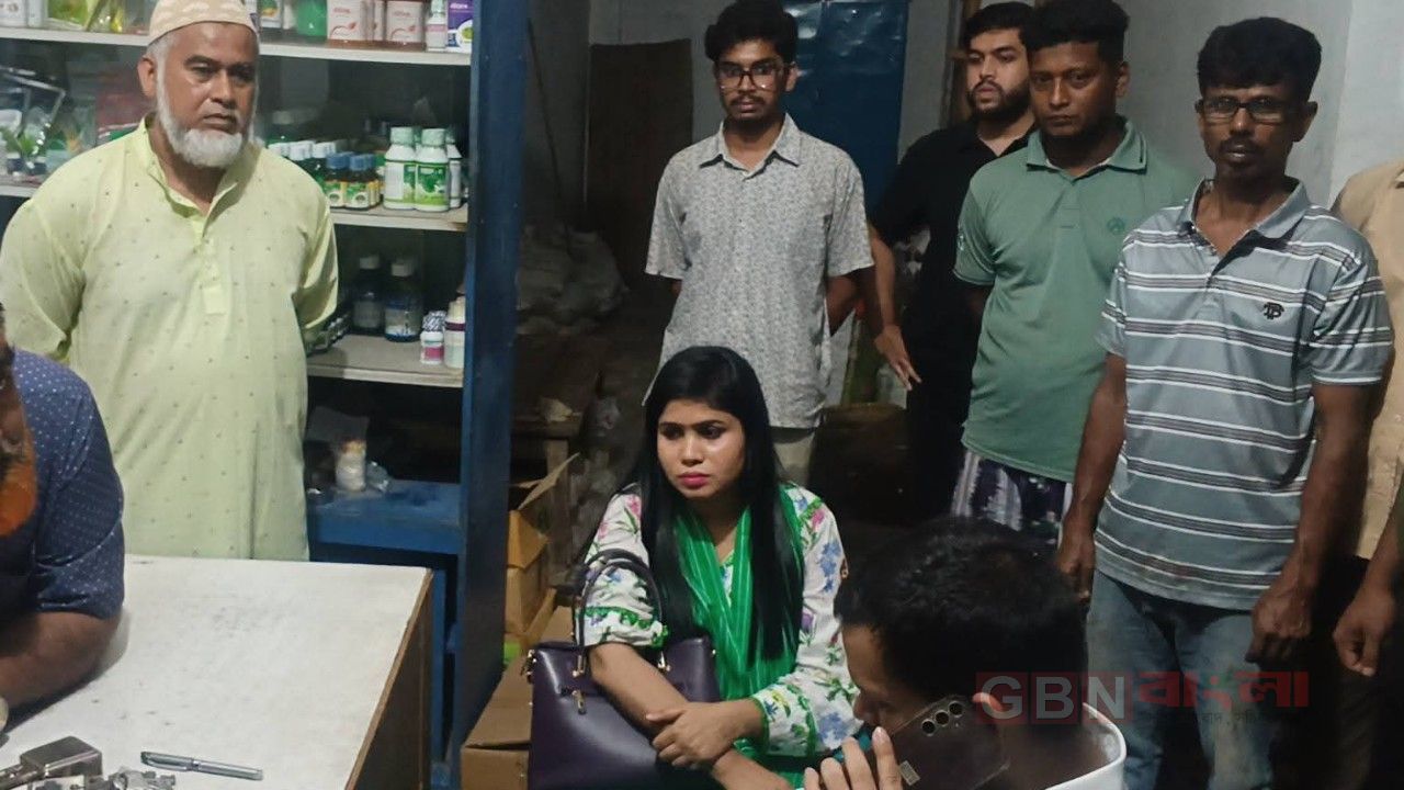 বিরলে ১,৩৯১ বস্তা অবৈধ সার জব্দ, ৪ ব্যবসায়ীকে ১ লাখ ২ হাজার টাকা জরিমানা
