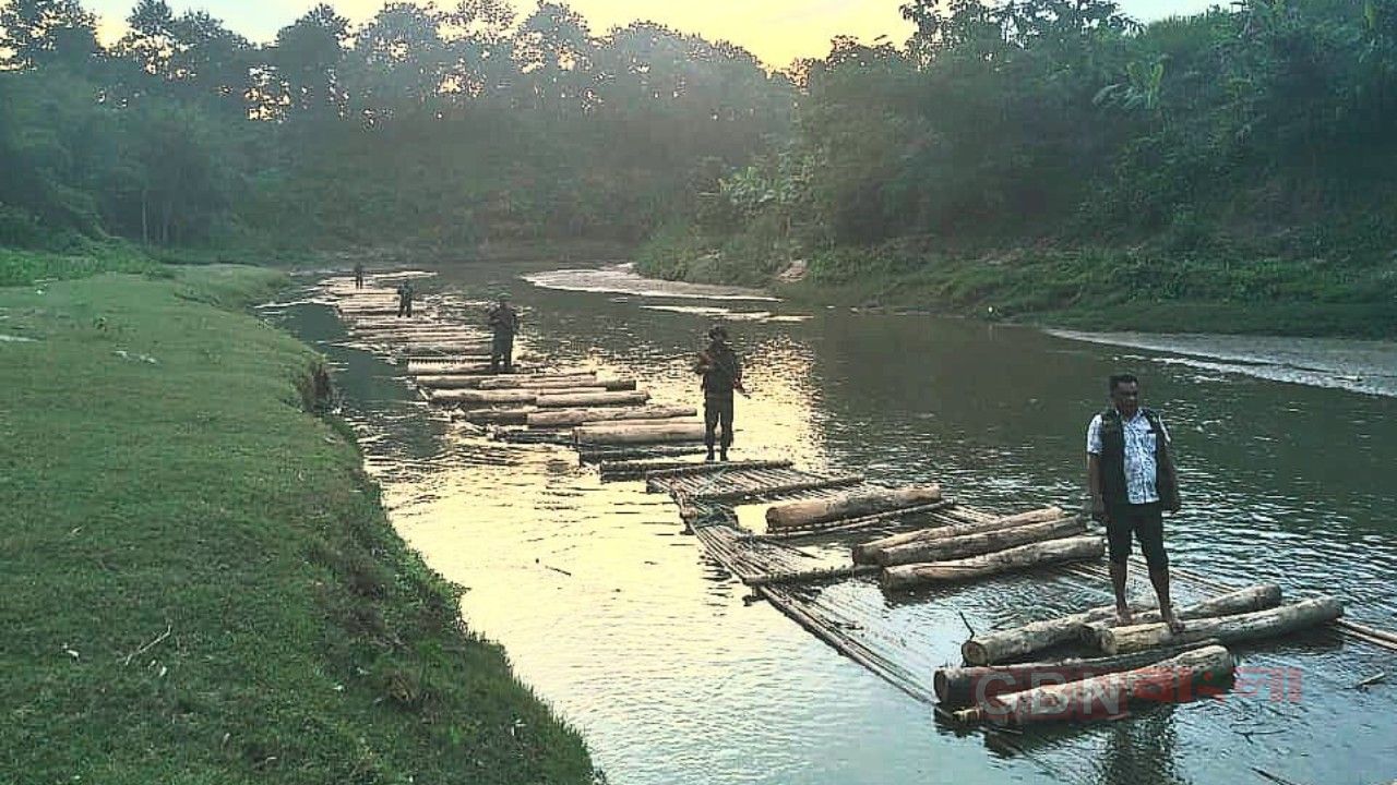 লক্ষ্মীছড়িতে সেনাবাহিনীর অভিযান: ৩০ লাখ টাকার কাঠ-বাঁশ জব্দ